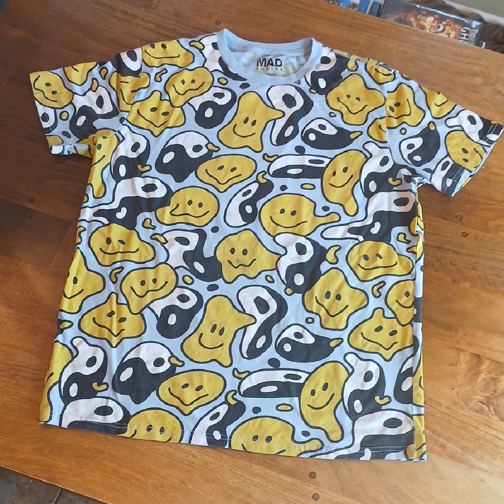 MAD Engine Melted Smiley Face Peace Sign Blue & Yellow Tee, Stain On Front